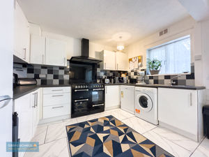 Kitchen- click for photo gallery